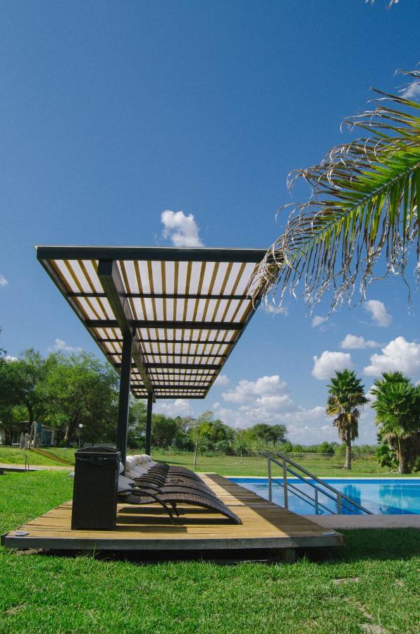 Hotel Los Lirios Río Verde Екстериор снимка